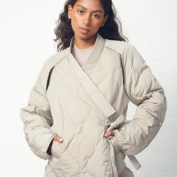 Magnlens women’s Kimono jacket size XS. Fits like a small. - Picture 11 of 13